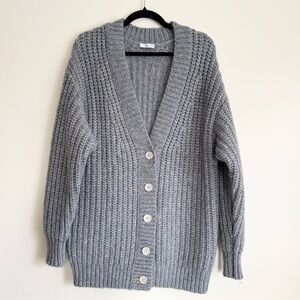 Aritzia | Gorgeous Comfy Chunky Knit Button Down Caridgan (Fits oversized!)